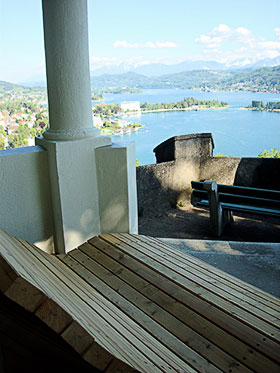 Blick von der klingenden Liege über den Wörthersee